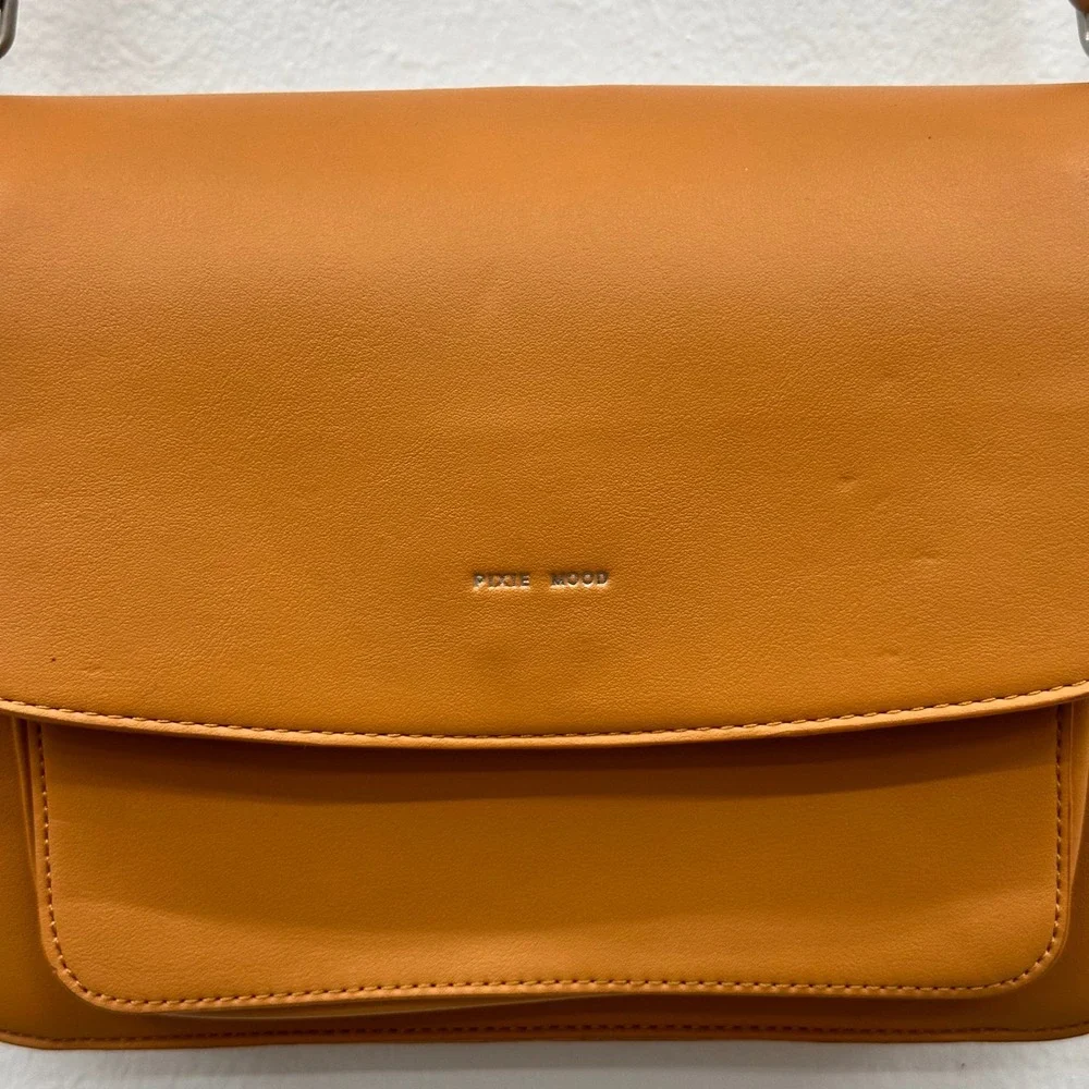 Pixie Mood Zoe Crossbody Purse Brown Minimalist Travel Vegan Leather‎